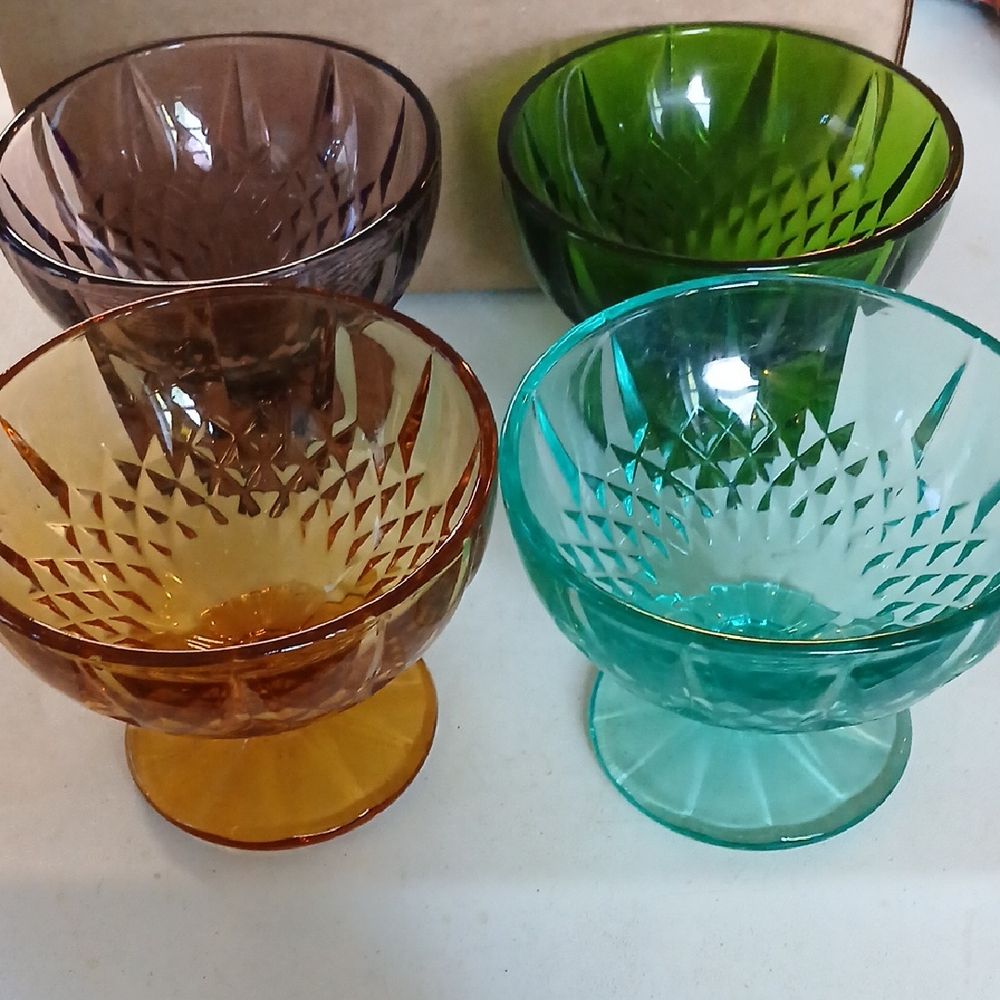 KMwares 4PCs Set 8oz Colored Footed Glass Dessert Bowls/Cups